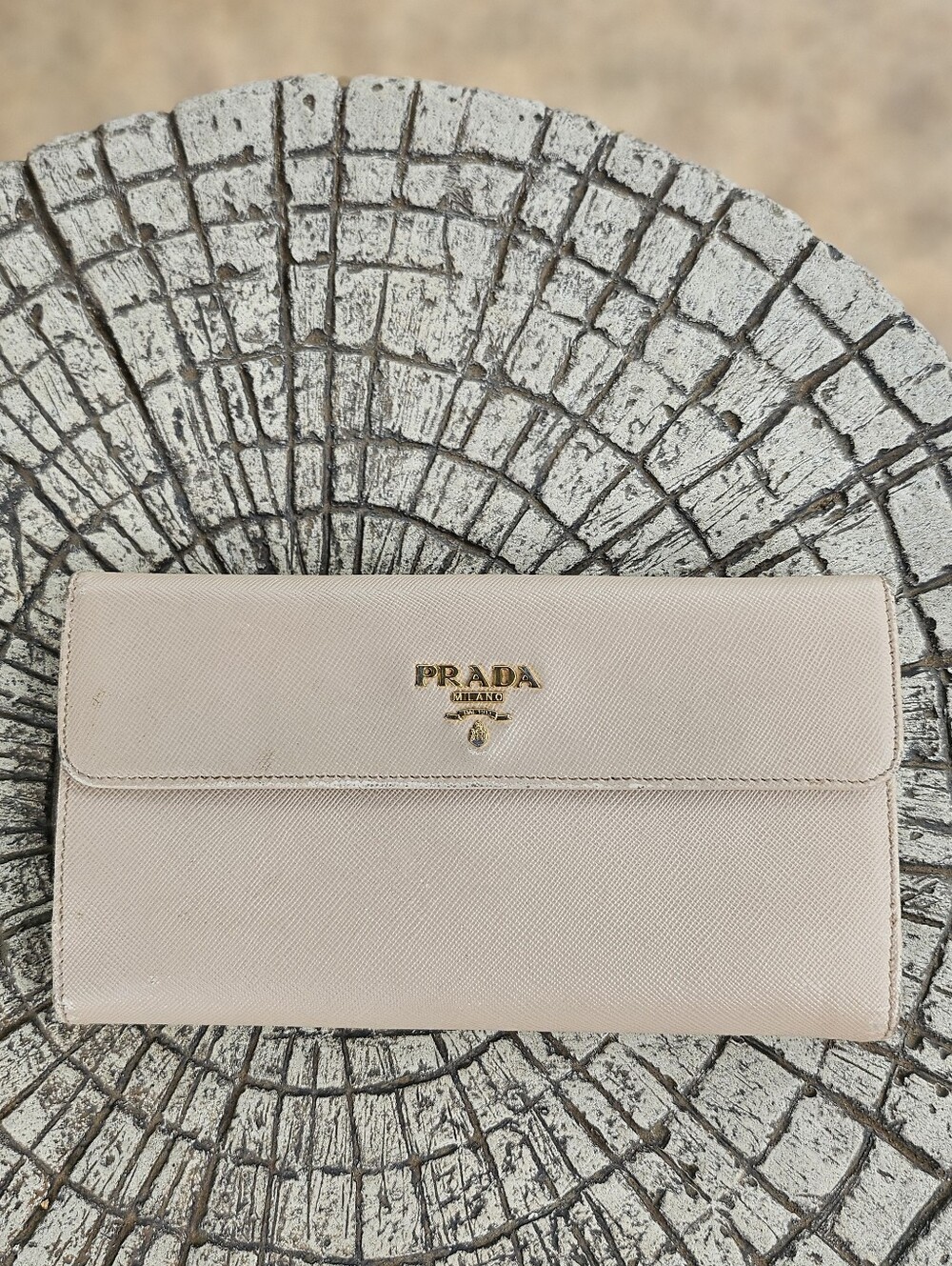 Prada Flesh Beige Textured Saffiano Bi Fold Long Wallet Credit Card Holder - Picture 1 of 16